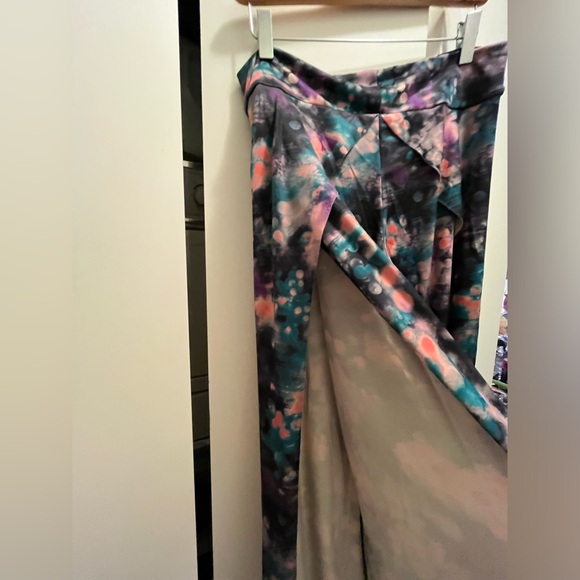 Onezie Pura Vida Flowy Split Leg Pants - Picture 3 of 12